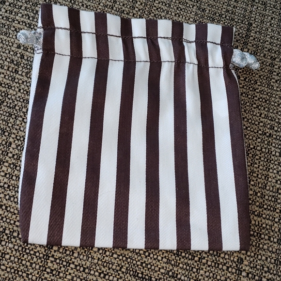 Henri Bendel jewelry bag - Picture 5 of 5